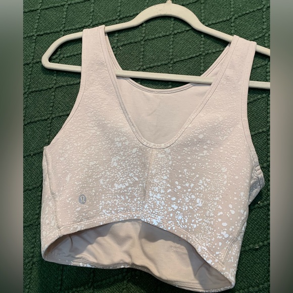 Lululemon Cropped Tank with reflective pattern - Picture 3 of 5